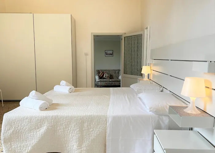 Floor - Panoramic Roof View - Quiet And Siena