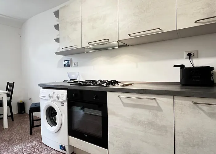 Floor - Panoramic Roof View - Quiet And