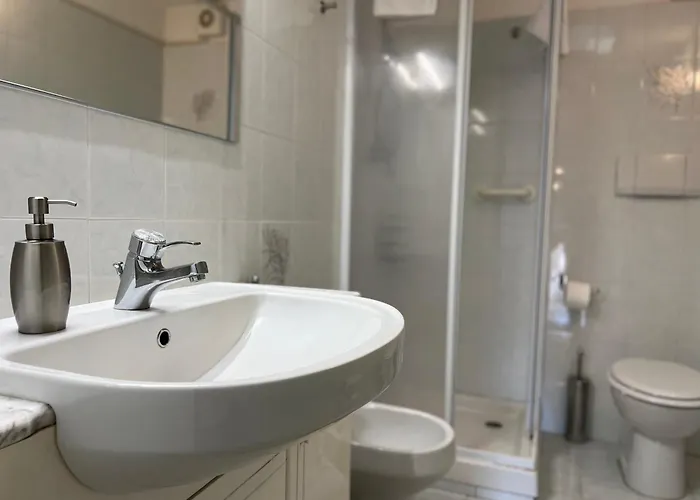 Floor - Panoramic Roof View - Quiet And